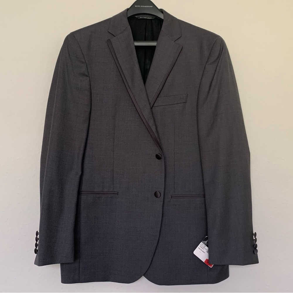 COPY - NEW Vera Wang Gray Tuxedo Men’s 42 Regular with Pants 36 suit blazer
